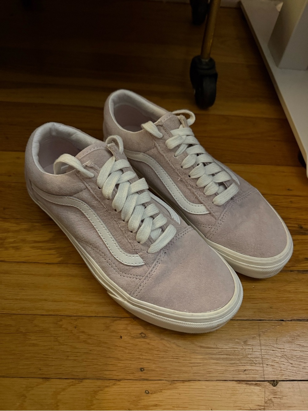 Vans Old Skool Suede Sneakers in Light Pink/White
